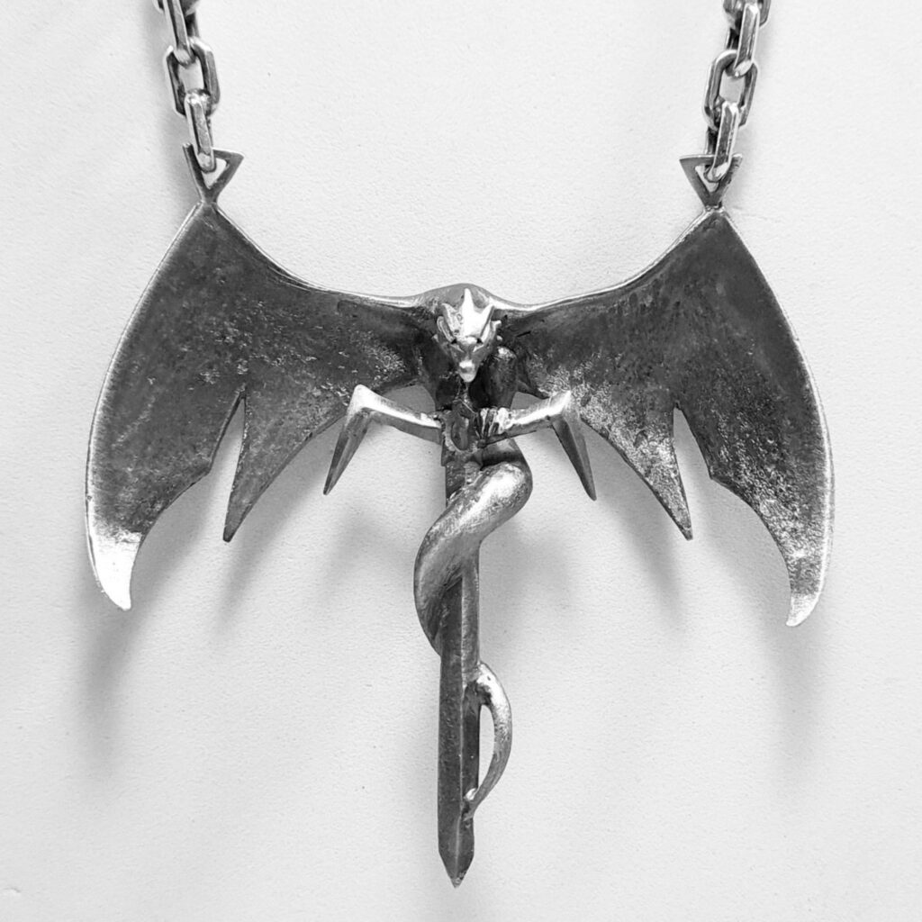 Imagen conceptual de plata 925 fabricada en Meridiano 75 y montada en cadena, para lograr collar pedido especialmente por nuestro cliente