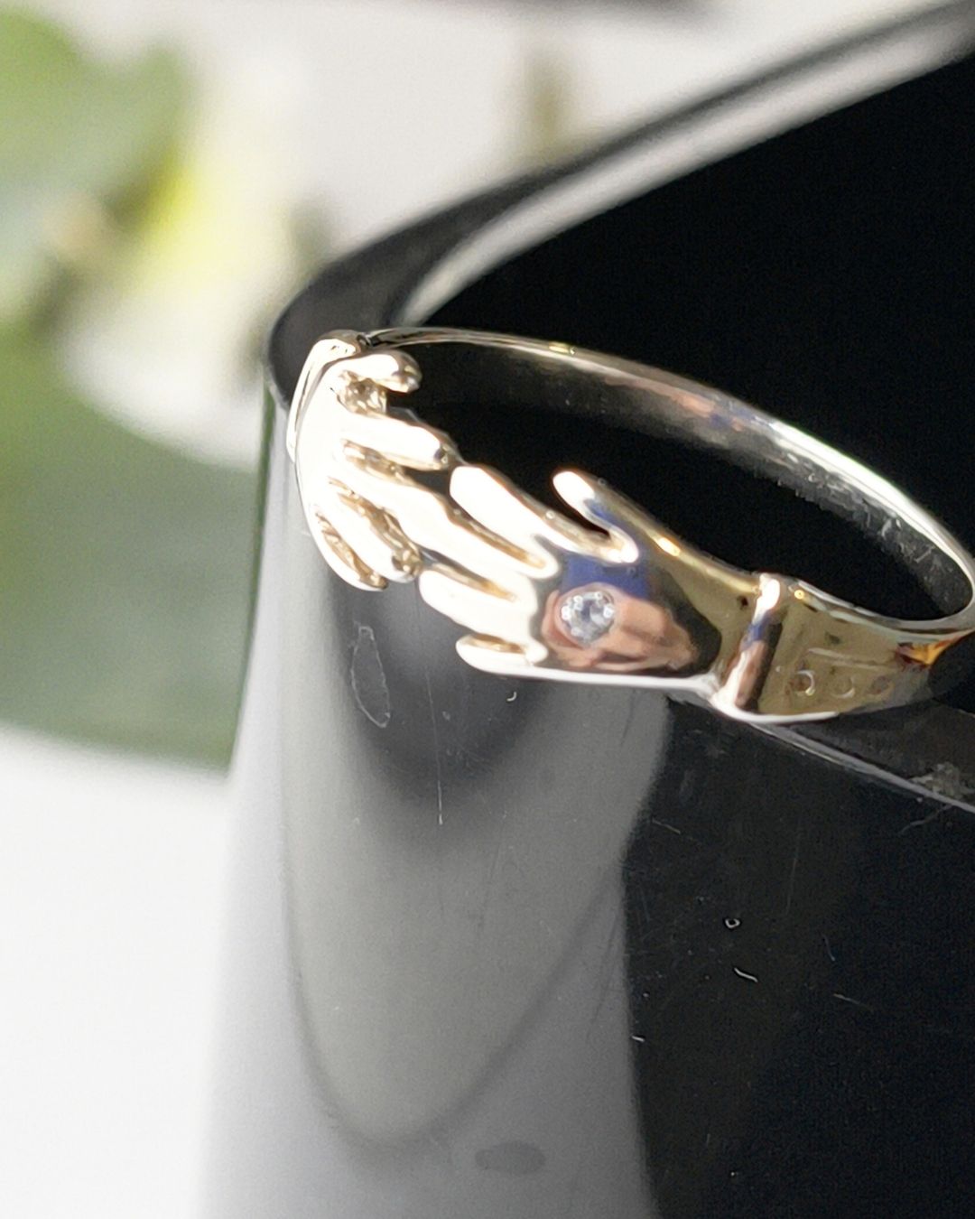 Anillo de plata 925 abrazo con destello vista frontal Anillo de plata 925 abrazo con destello vista frontal