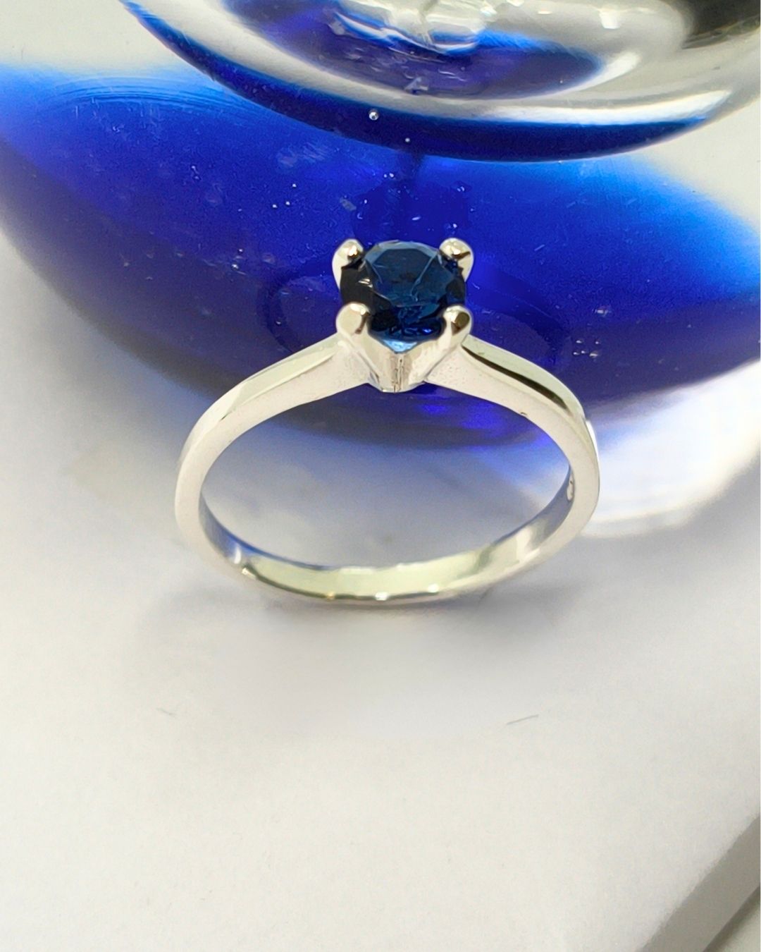 Anillo de plata 925 solitario vista de frente Anillo de plata 925 solitario vista de frente