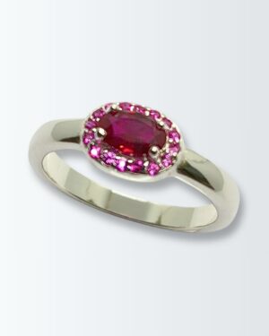 Anillo de plata 925 roseta rubi oval