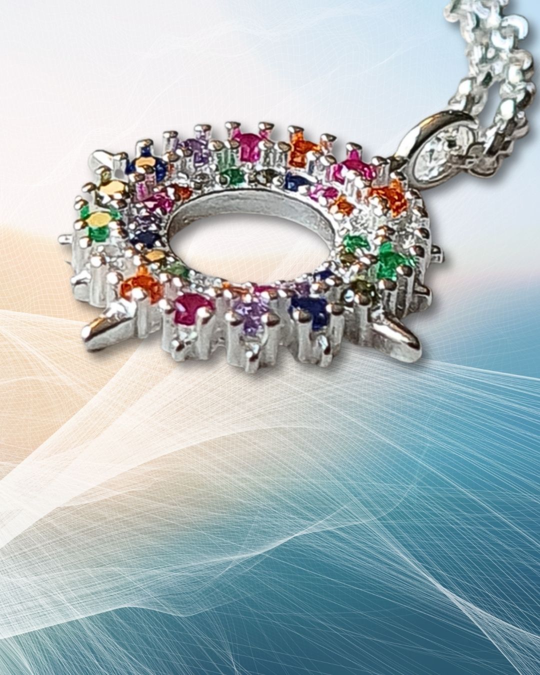 Collar de plata 925 con pasante de rosa de los vientos con circonias multicolor engarzadas vista de plano Collar de plata 925 con pasante de rosa de los vientos con circonias multicolor engarzadas vista de plano