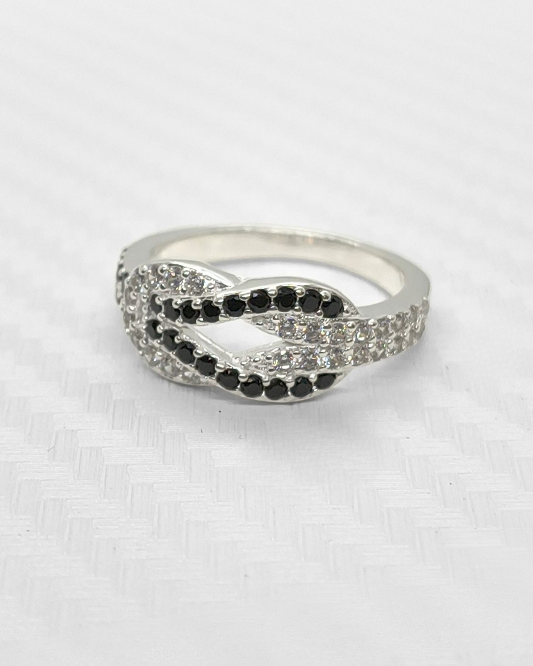 Anillo de plata 925 doble lazo con circonias vista de plano Anillo de plata 925 doble lazo con circonias vista de plano