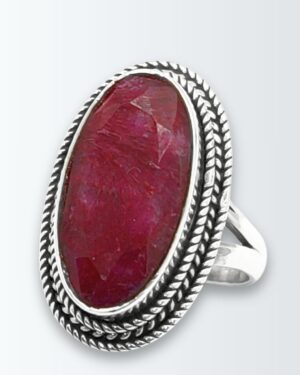 Anillo de plata 925 con raiz de rubi oval