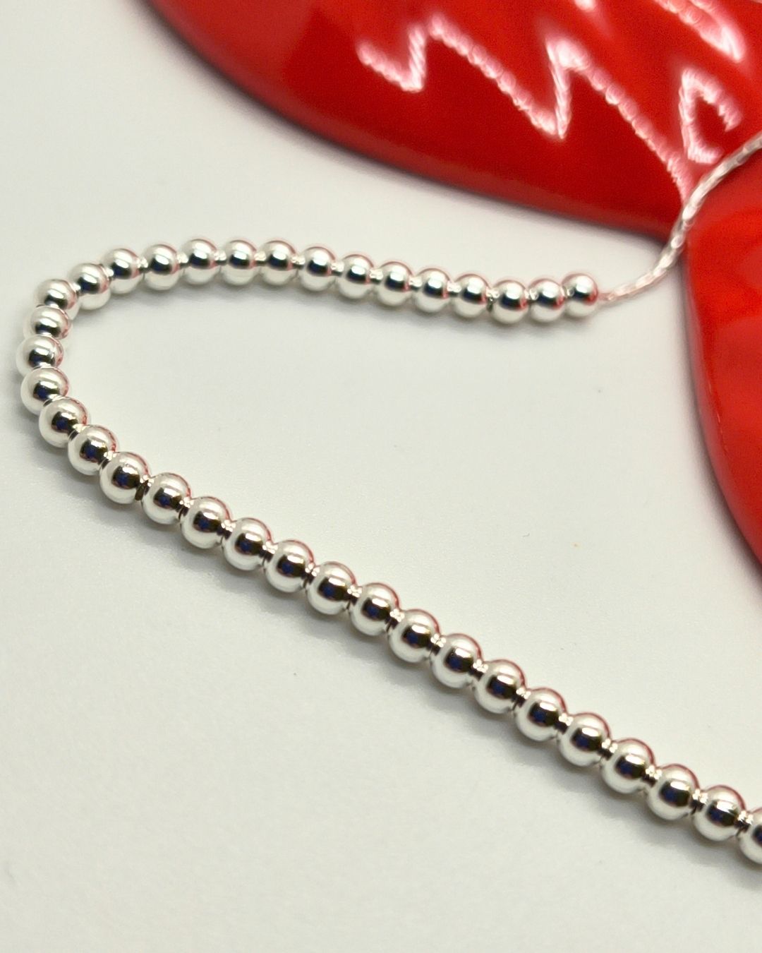 Collar de plata 925 con centro de bolitas de 3mm vista de plano Collar de plata 925 con centro de bolitas de 3mm vista de plano