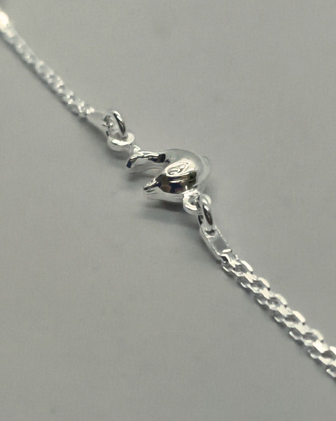 Pulsera de plata 925 con tres delfines alternados vista de plano Pulsera de plata 925 con tres delfines alternados vista de plano