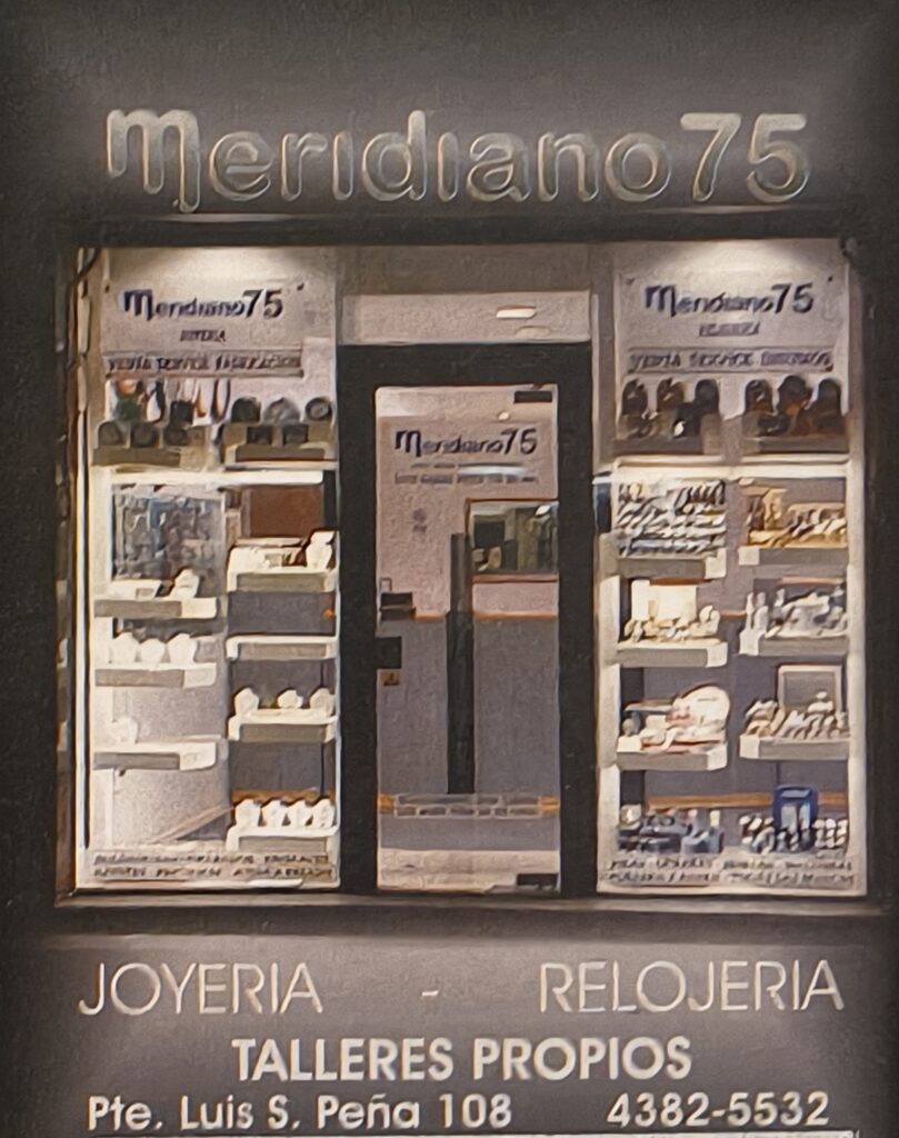 Vista de afuera del primer local de Meridiano75 en la calle Luis Sáenz Peña
