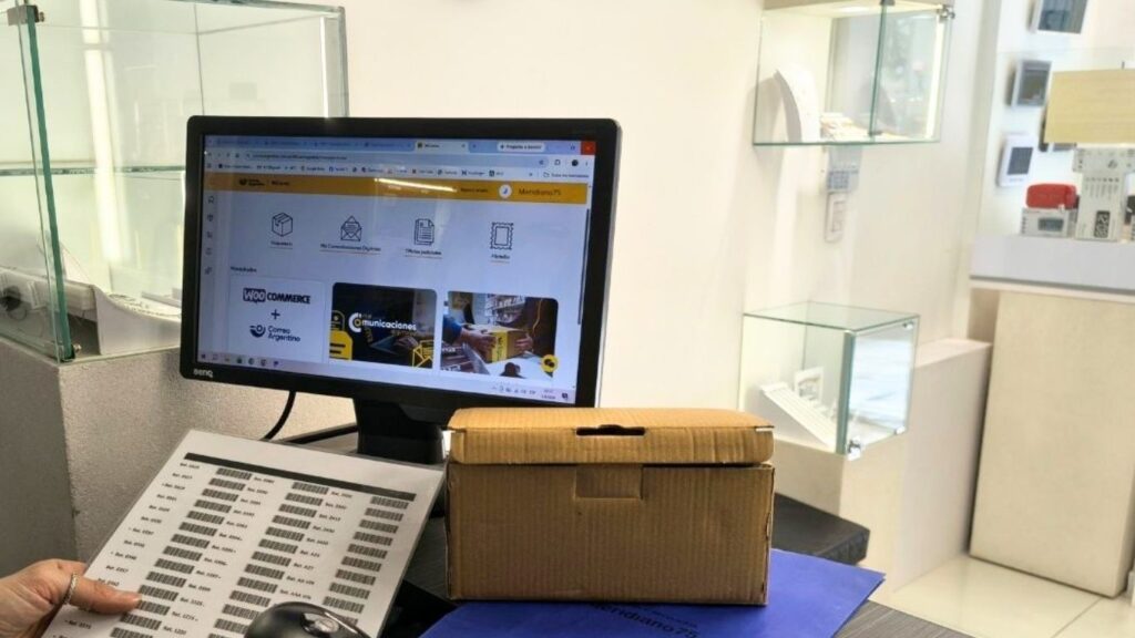 Se muestra conexión con el Correo Argentino, preparando venta online para despachar debidamente embalada y asegurada