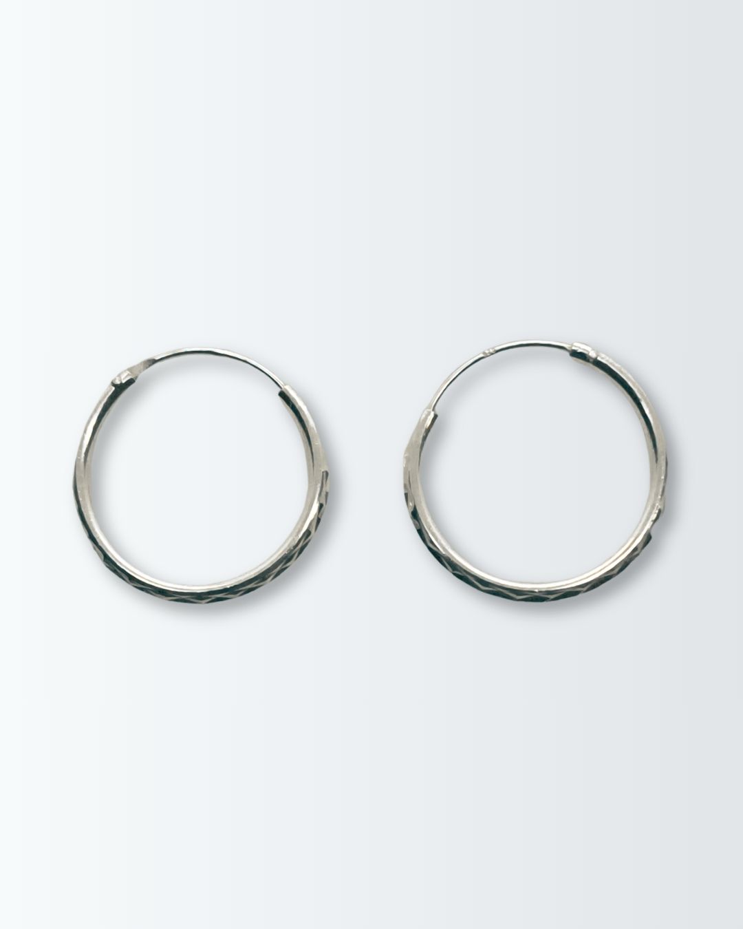 Aros de plata 925 argollas facetadas de 20mm. Aros de plata 925 argollas facetadas de 20mm.